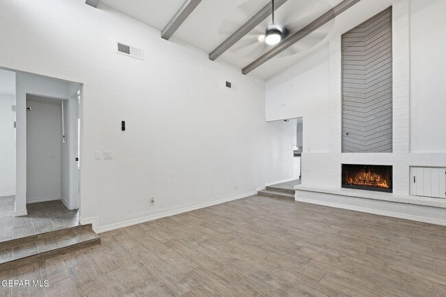 Building Photo - 3540 E Glen Dr