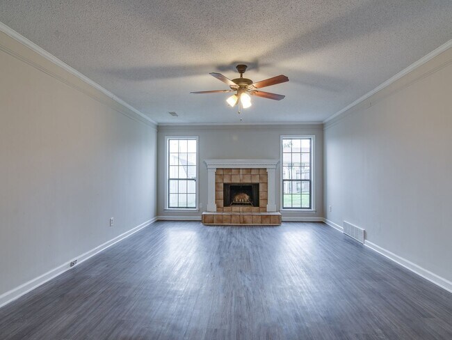 Foto del edificio - Spacious 3 bedroom/2 bath home available for rent!