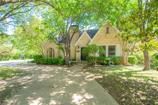 5458 Monticello Ave Dallas Tx 75206 House For Rent In Houses Texas Dallas 5458 Monticello Ave Primary Photo