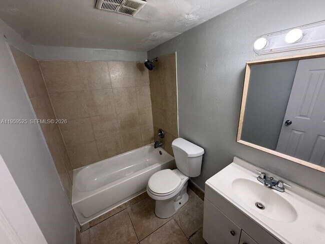 Foto del edificio - 101 NE 41st St