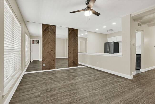 Foto del edificio - 11540 Chimney Rock Rd