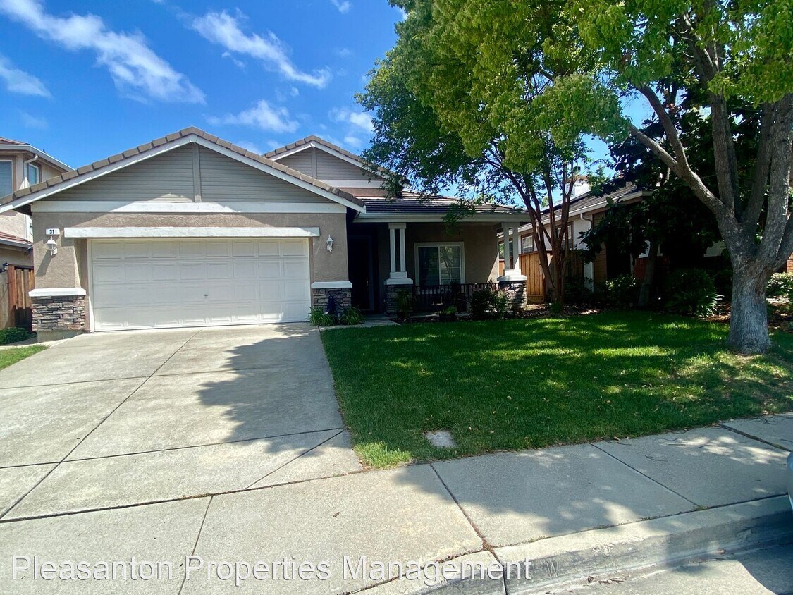 Foto principal - 3 br, 2 bath House - 31 Lily Ct.