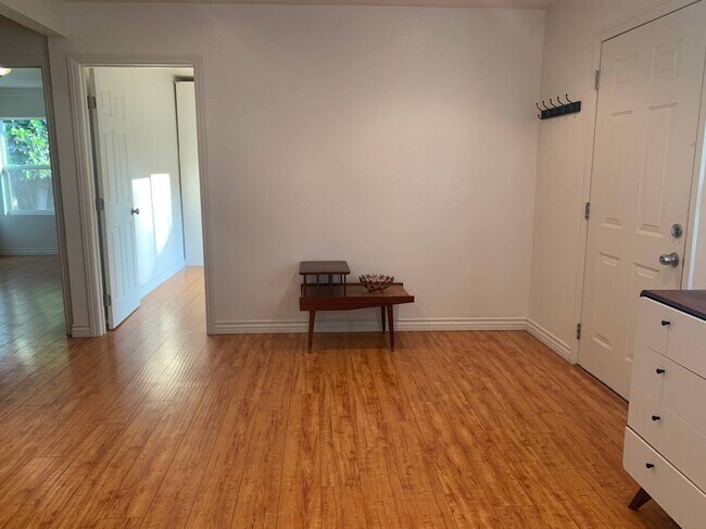 Foto del edificio - 1220 Boynton St