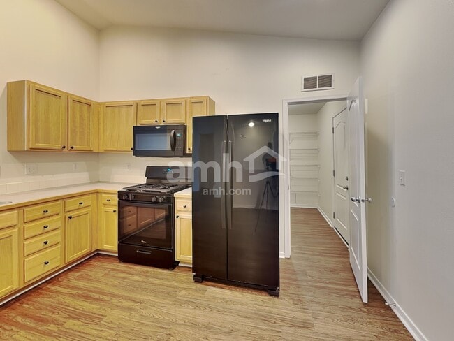 Building Photo - 9468 W Trestlewood Dr