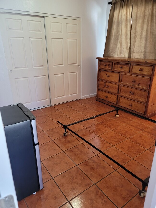 Foto del edificio - 12877 Glenoaks Blvd