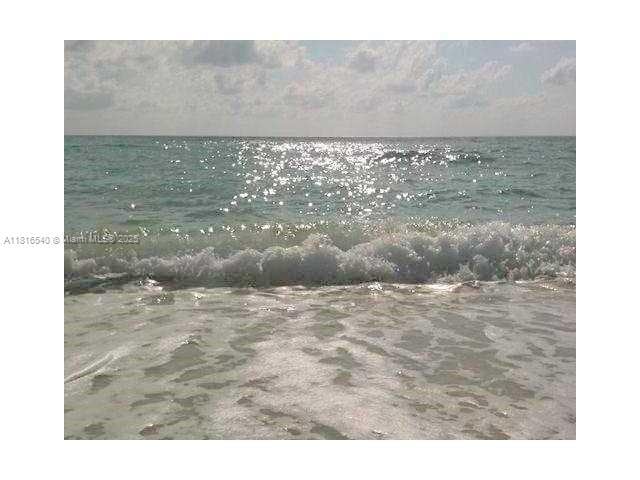 Primary Photo - 17275 Collins Ave