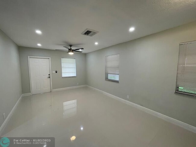 Foto del edificio - 1625 NW 12th Ct