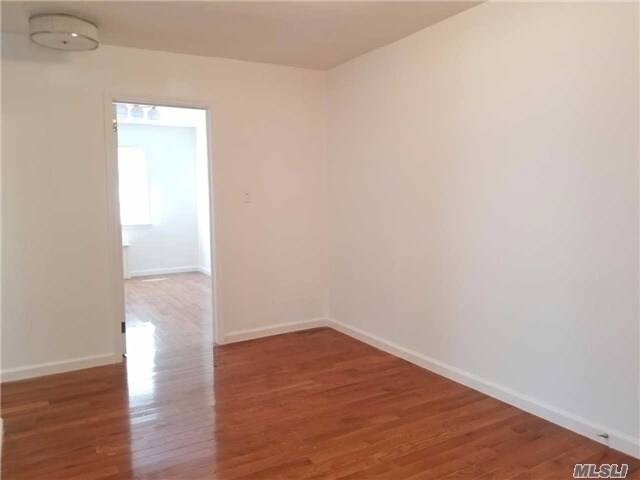 Foto del edificio - 77-24 170th St