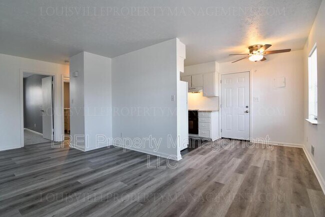 Foto del edificio - 2928 Brinkey Way