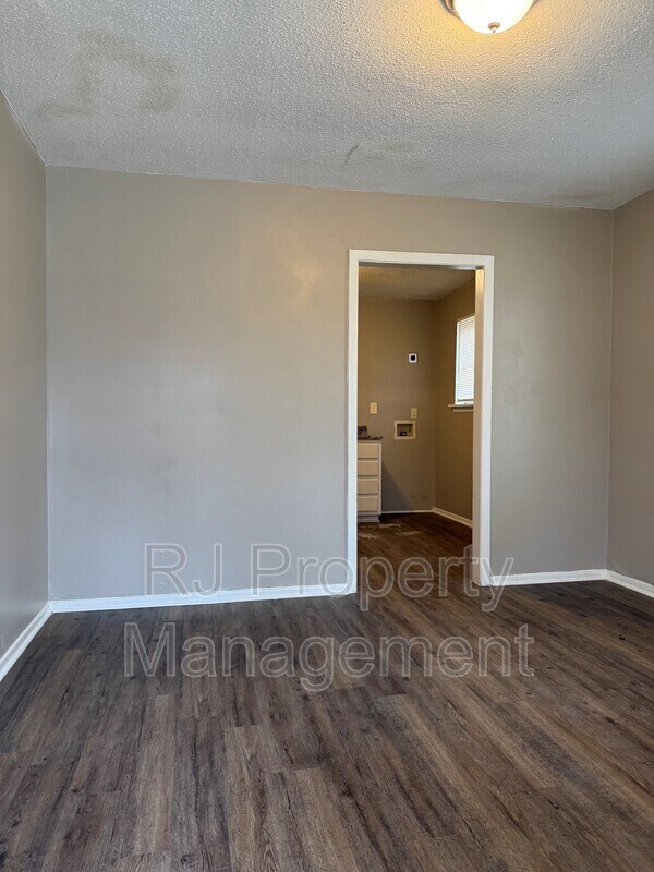 Foto del edificio - 2365 Dexter Ave