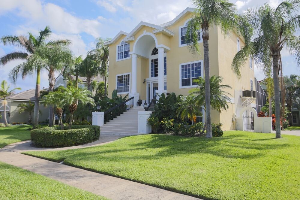 Pasadena Furnished Executive Home House Rental in Gulfport, FL