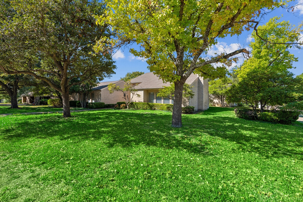Primary Photo - 17015 Graystone Dr
