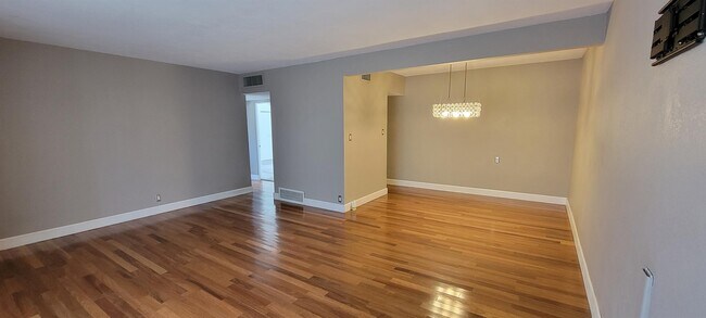 Building Photo - 419 E Wigwam Blvd