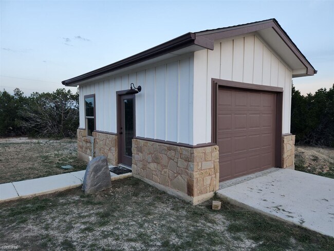 Building Photo - 3 br, 2.5 bath House - 1841 County Road 224