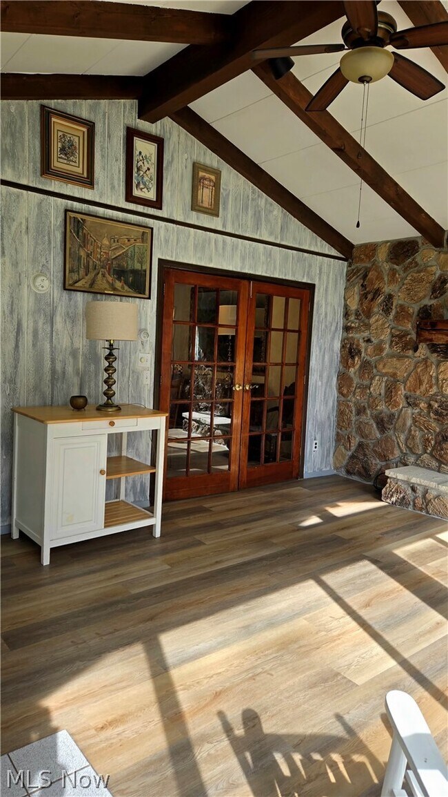 Foto del edificio - 2319 Green Acres Dr