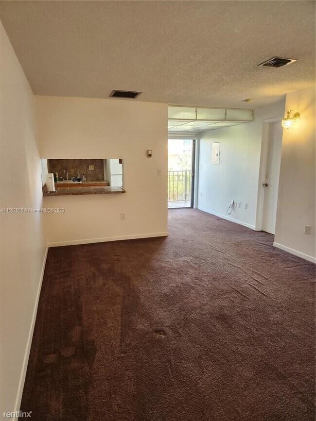 Foto del edificio - 3 br, 2 bath House - 777 SW 9th Ave Apt 301