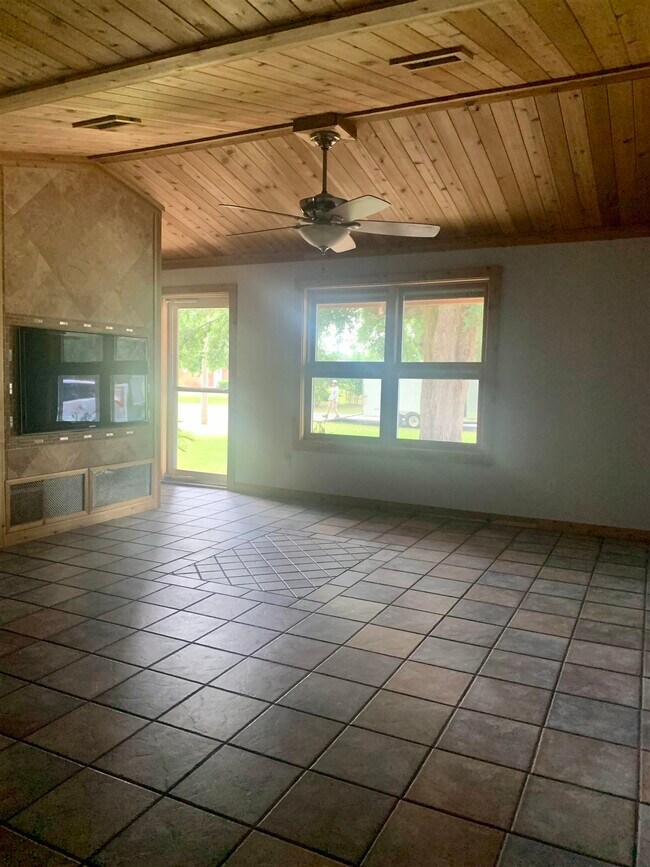 Foto del edificio - 5547 Chipper Ln