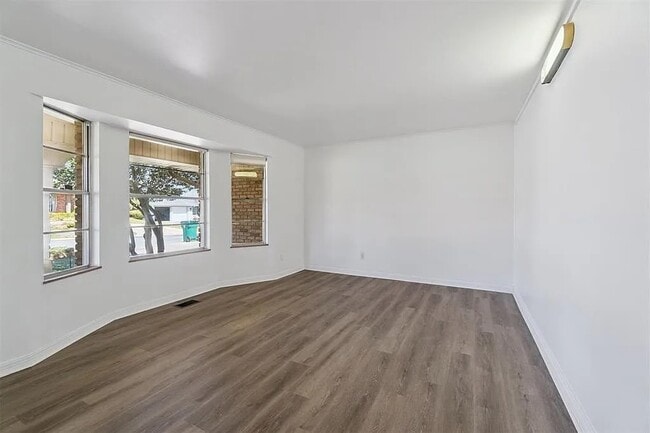 Building Photo - 3612 Treadwell Dr