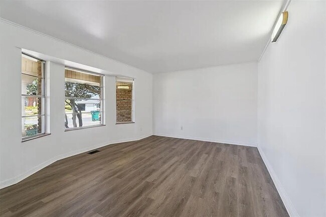 Foto del edificio - 3612 Treadwell Dr