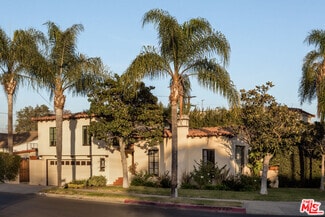 Building Photo - 1650 S Crest Dr