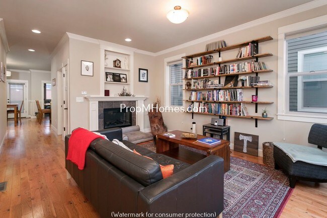 Building Photo - 4626 NE Garfield Ave