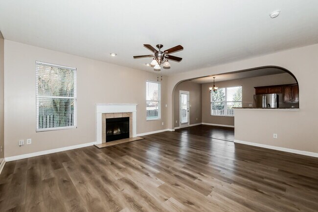 Foto del edificio - 15559 Old Pond Cir