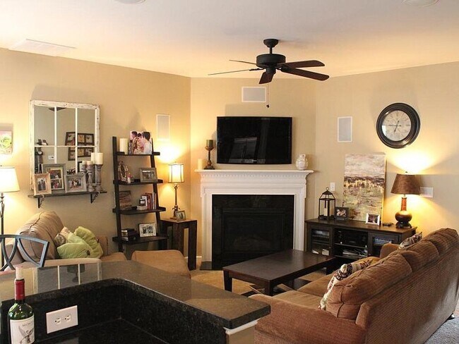 Foto del edificio - 3 Bedroom townhome near downtown Greenville!