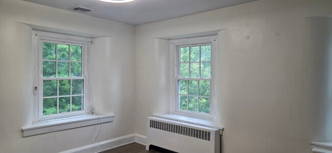 Foto del edificio - 875 W Miner St