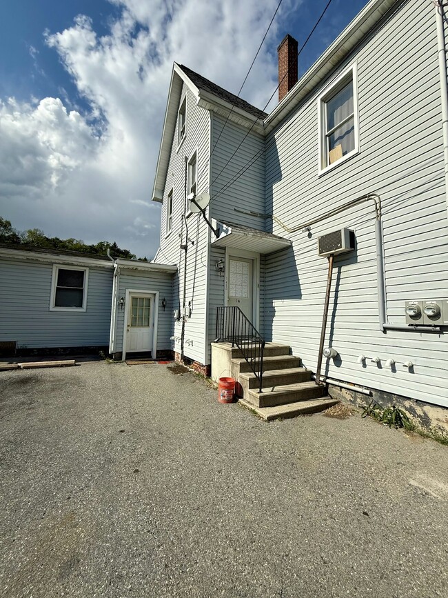 Building Photo - 145 Spring Valley Rd