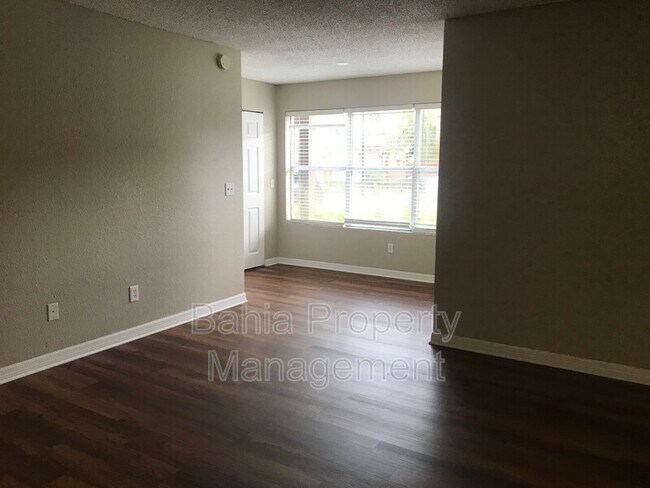 Foto del edificio - 5156 Conroy Rd