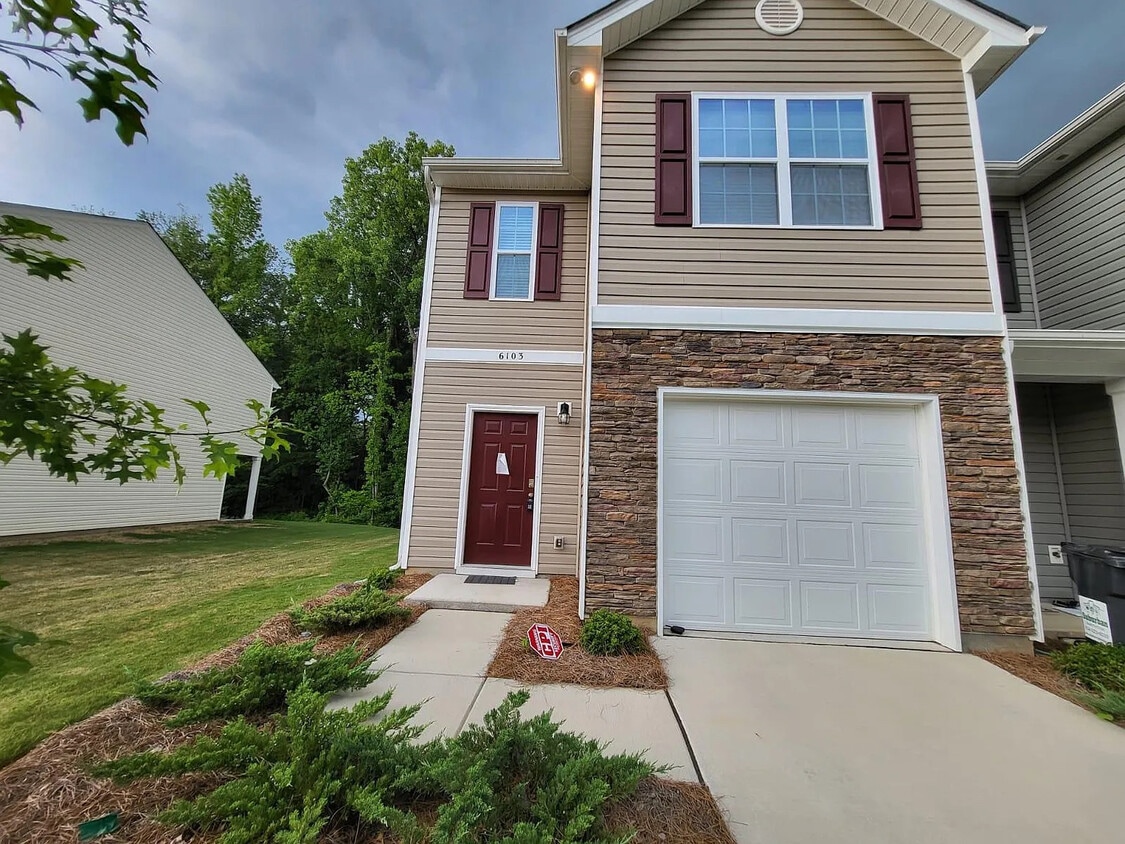Primary Photo - Room in Townhome on Guildford Hill Ln