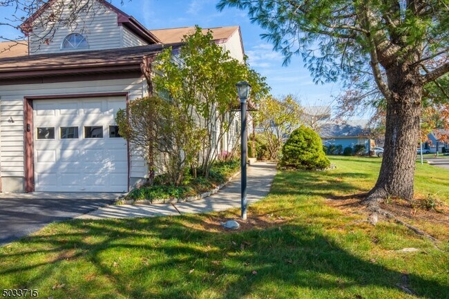 Building Photo - 59 Yorkshire Dr