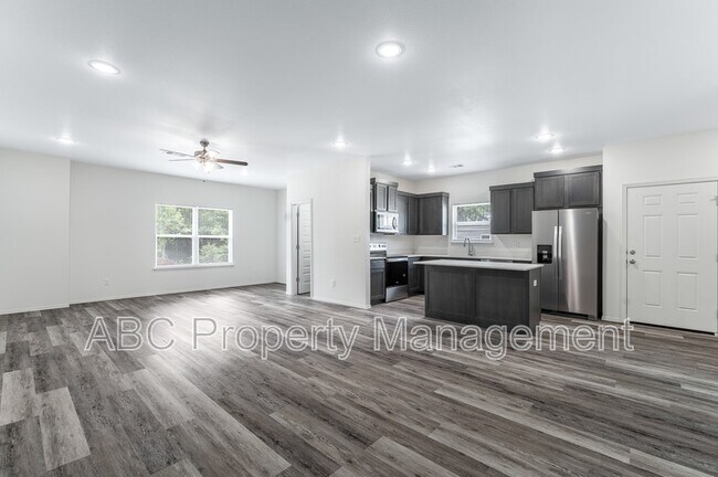 Foto del edificio - 955 S Benchmark Ln