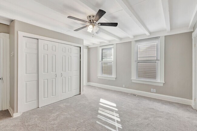 Building Photo - 1410 Russell St