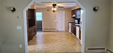 Building Photo - 1381 Mineral Spring Ave