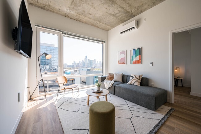 4BR, 3BR - Post Chicago Apartments