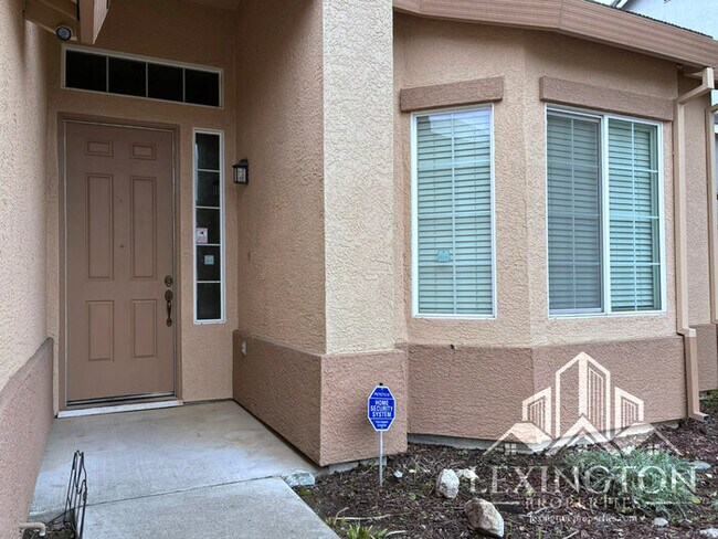 Foto del edificio - Updated 3 Bedroom, 2 Bathroom, Single-Story Home in Antelope!