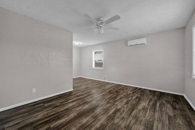 Building Photo - 2814 Duncan Dr