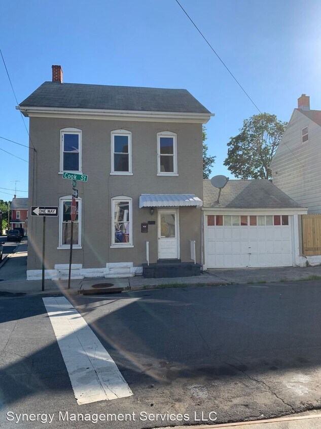 Foto principal - 4 br, 1 bath House - 440 Cook Street
