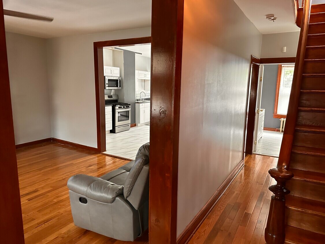 89 Mill St, Newburgh, NY 12550 House Rental in Newburgh, NY