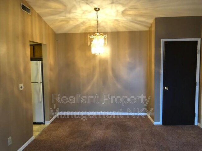 Building Photo - 212 Highland Trce