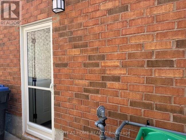 Building Photo - 4802 Bluefeather Ln