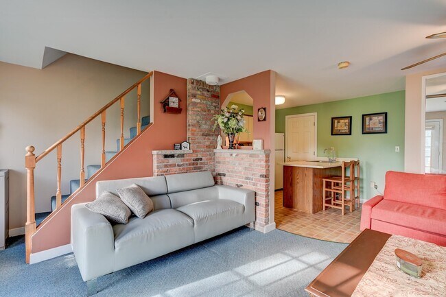 Building Photo - 98 Washington Rd