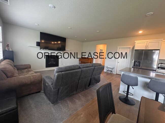 Building Photo - New Construction | 3 Bed, 2.5 Bath | 2,081...