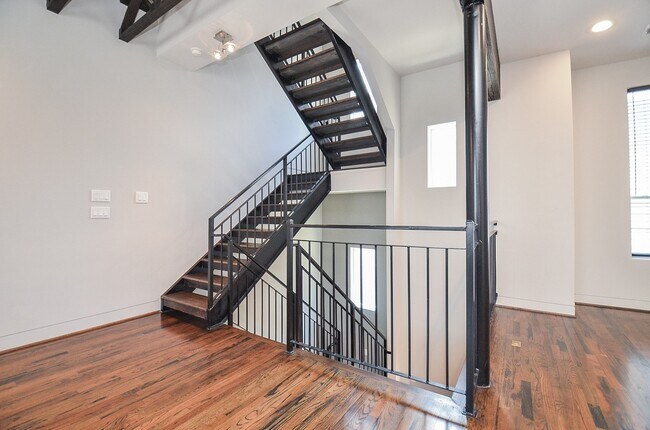 Foto del edificio - 4708 Crawford St