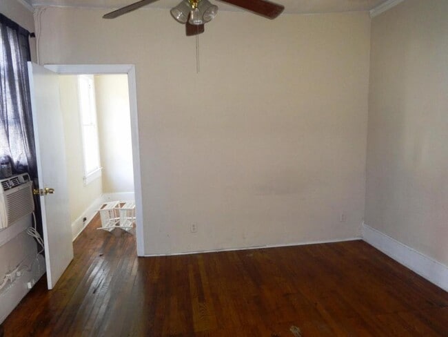Building Photo - 208 East Stone Avenue Unit 7