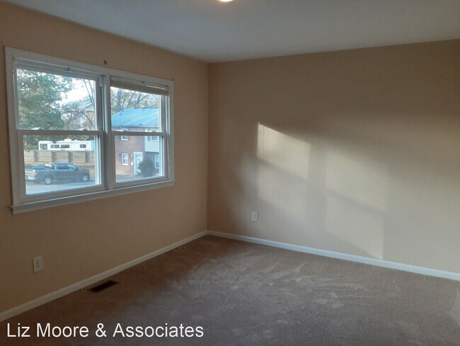 Foto del edificio - 3 br, 1.5 bath House - 403 Savage Drive #C
