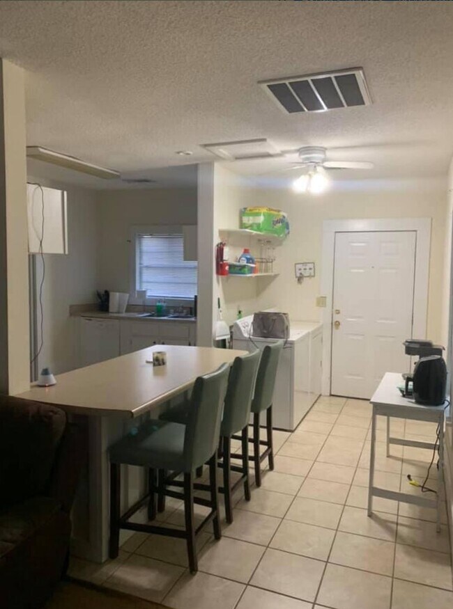 Building Photo - 109 John M Long Dr