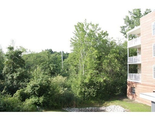 Building Photo - 978 Worcester St