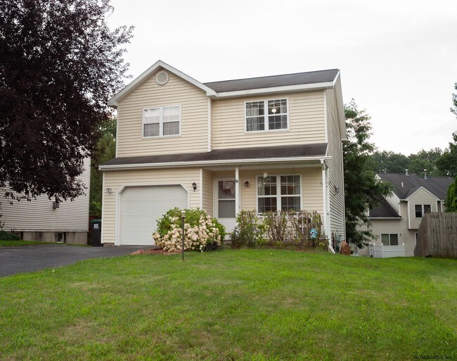 Foto del edificio - 27A Mapleridge Ave